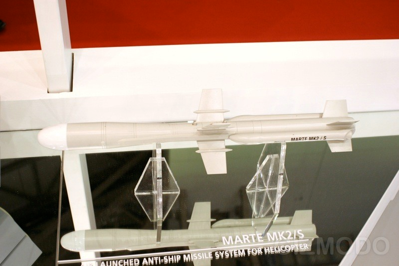 Illustration for article titled Dubai Air Show Has Most Amazing Aircraft and Weapon Models Ever
